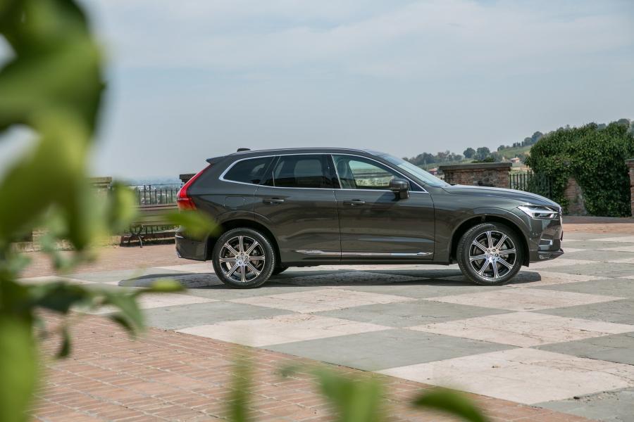  Volvo XC60 D4 Inscription 2017 года  (WW) (фото 9 из 18)